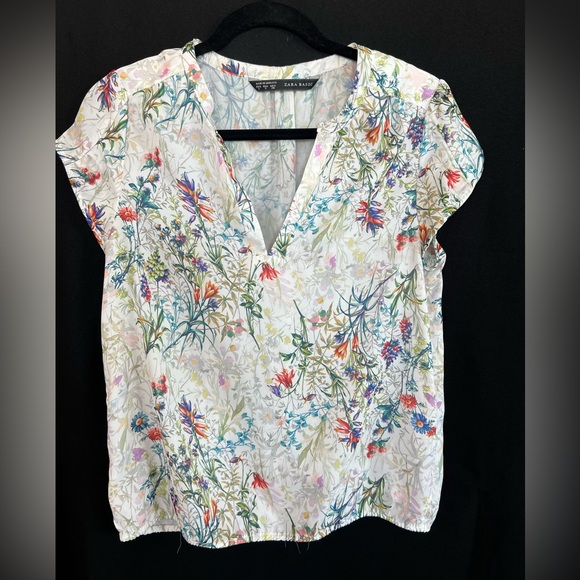 Zara Tops - 👚 Zara Basic V-Neck Floral Cap Sleeve Blouse | Size S EUC